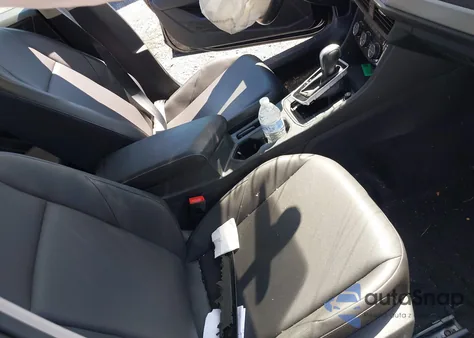 2020 Volkswagen Jetta 1.4T R-Line/1.4T S/1.4T Se z USA, uszkodzony, nr VIN 3VWCB7BUXLM075643